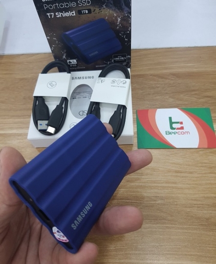 ổ cứng SSD Samsung Portable T7 Shield Portable 1TB 2.5" (MU-PE1T0R/WW) (Xanh)